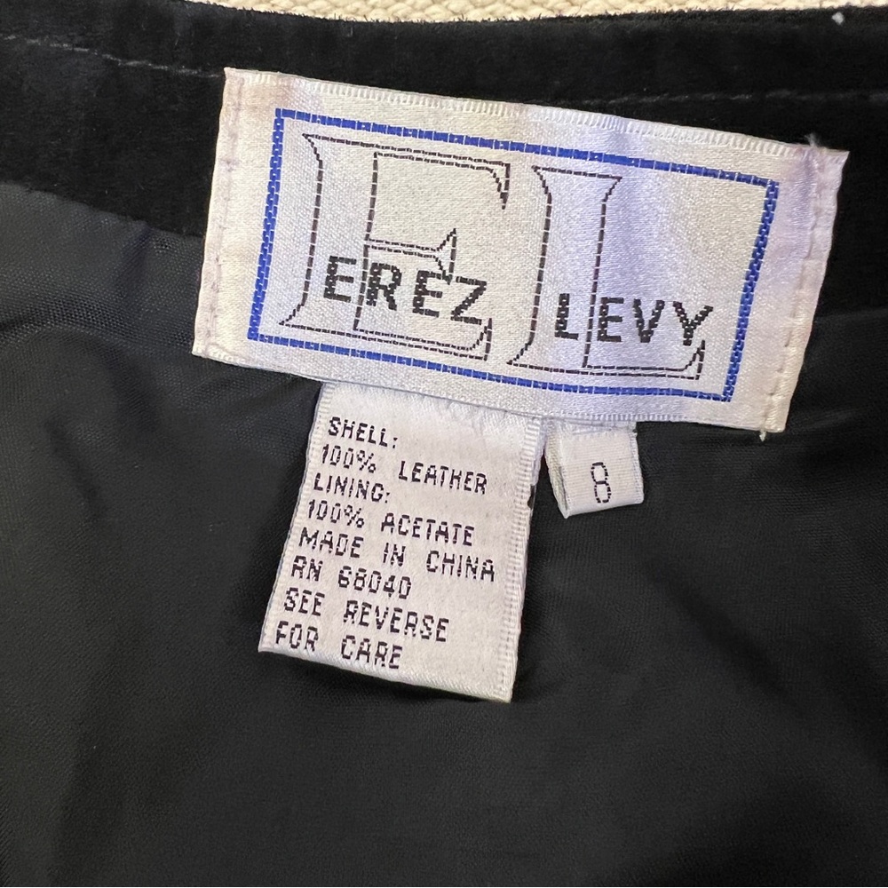 Vintage 90s Erez Levi Black Leather Gold Clasp Mini Skirt - Picture 11 of 12